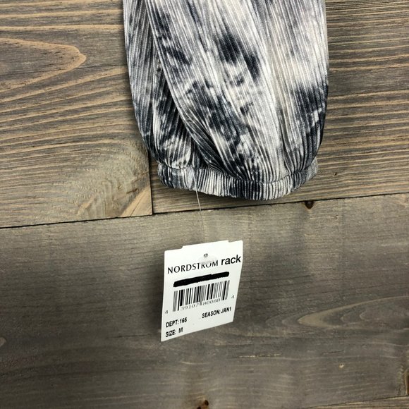 Astr Tie-Dye Blouse in Black and White - Picture 12 of 13